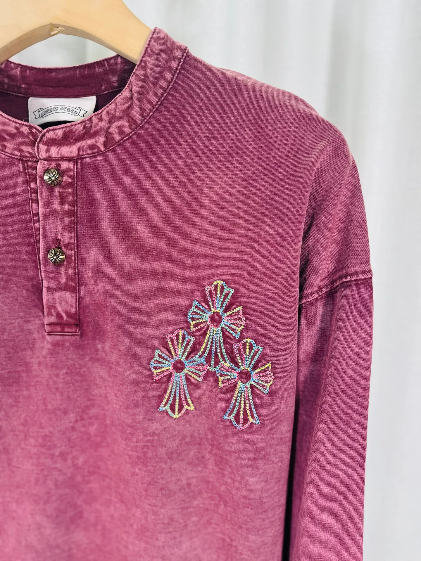 P260 ch high version Chrome Hearts 2025 new autumn and winter cross patch washed spray-painted long-sleeved T-shirt, fabric: 26 double yarns, 320 grams weight, Angra red thread weaving, heavy wash water➕fried color + spray-paint Printing process: colorful embroidery, secondary color spray-paint process Color: gray, red Size: S M L XL Style number: 5178